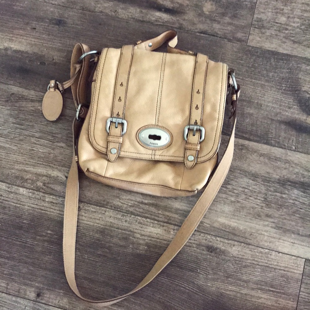 Fossil brown fawn colored crossbody purse